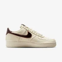 Nike Air Force 1 '07 чоловічі Кросівки колір коричневий