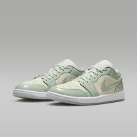 Nike Air Jordan 1 Low SE женская Кроссовки цвет белый