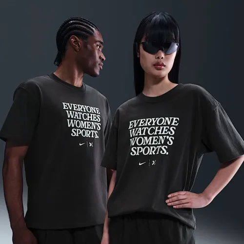 Everyone Watches женская Sports™ Nike by TOGETHXR футболка цвет черный