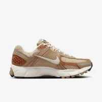 Nike Zoom Vomero 5 жіноча Кросівки колір коричневий