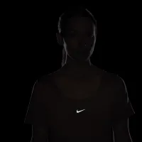 Nike One Classic жіноча Dri-FIT Short-Sleeve Cropped Twist Top колір фіолетовий
