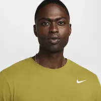 Nike Dri-FIT чоловічі Fitness футболка колір зелений