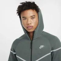 Nike Tech Windrunner чоловічі Reflective Details Fleece Full-Zip Куртка колір зелений