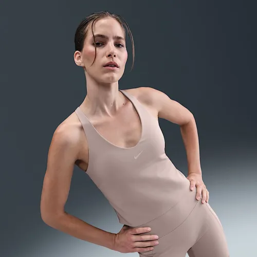 Nike Universa жіноча Medium-Support Padded Sports Bra Tank колір коричневий