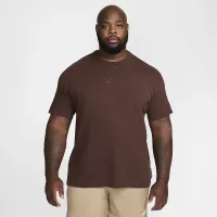 Nike Sportswear Premium Essentials чоловічі футболка колір коричневий