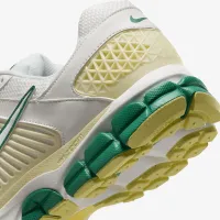 Nike Zoom Vomero 5 чоловічі Кросівки колір білий