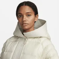 Nike Sportswear Swoosh Puffer PrimaLoft® женская Therma-FIT оверсайз Hooded Куртка цвет коричневый