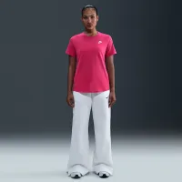 Nike Sportswear Club Essentials женская футболка Pink