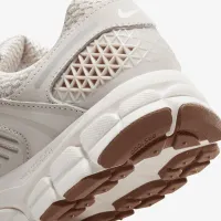 Nike Zoom Vomero 5 женская Кроссовки цвет коричневый