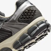 Nike Zoom Vomero 5 чоловічі Кросівки колір сірий