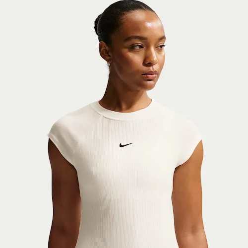 Nike Sportswear Chill Knit женская Tight Short-Sleeve Ribbed Top цвет белый