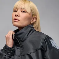 Nike Air Jordan жіноча Track Куртка колір чорний