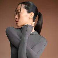 NikeSKIMS Weightless Layers женская Full-Zip Толстовка с капюшоном цвет серый