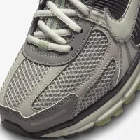 Nike Zoom Vomero 5 женская Кроссовки цвет серый