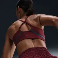 Nike One Convertible женская Light-Support Lightly Lined Sports Bra цвет красный