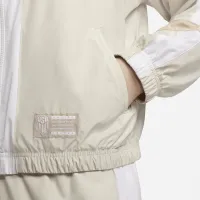 U.S. Essential женская Nike Graphic Куртка цвет коричневый
