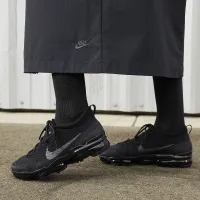 Nike Air VaporMax 2023 Flyknit жіноча Кросівки колір чорний