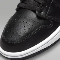 Nike Air Jordan 1 Mid жіноча Кросівки колір чорний