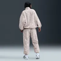Nike Sportswear женская Woven Printed Куртка цвет серый