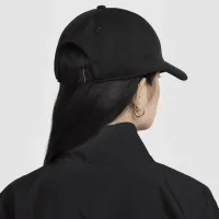 Nike Club Unstructuколір червоний Cap колір чорний