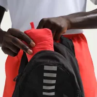 Nike Stride чоловічі Repel UV Running Куртка колір червоний