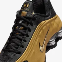 Nike Shox R4 жіноча Кросівки колір чорний