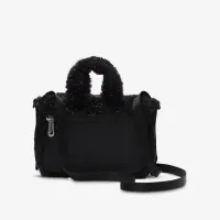 Nike Big детские Faux Fur Crossbody сумка (1L) цвет черный