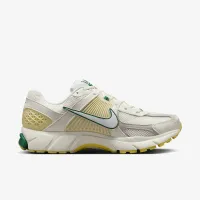 Nike Zoom Vomero 5 чоловічі Кросівки колір білий