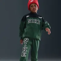 Nike Sportswear Little дитячі P.E. Blocked Pullover Толстовка з капюшоном and Pants комплект колір зелений