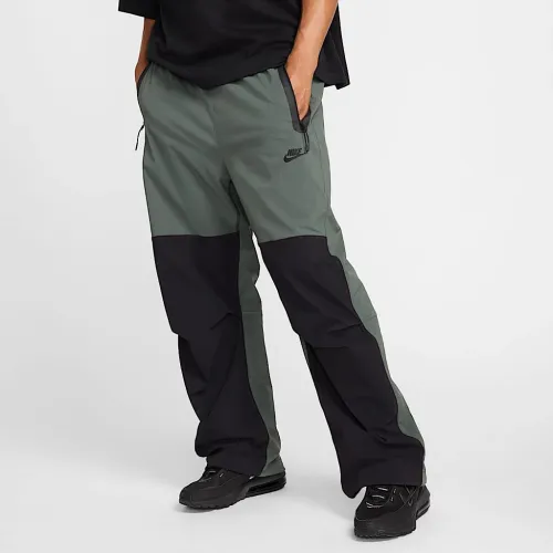Nike Tech чоловічі Woven оверсайз Pants колір зелений