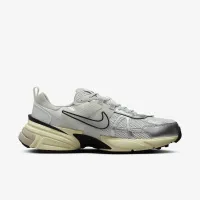 Nike V2K Run чоловічі Кросівки колір білий