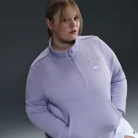 Nike Sportswear Club Fleece женская Mock-Neck 1/2-Zip Graphic Top (большие размеры) цвет фиолетовый