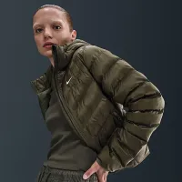 Nike Sportswear Windpuffer женская Therma-FIT Hooded Puffer цвет зеленый