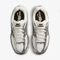 Nike Air Max Moto 2K женская Кроссовки цвет серый