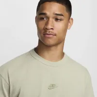 Nike Sportswear Premium Essentials чоловічі футболка колір зелений