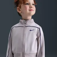 Nike Varsity Prep Toddler Track Scooter 2-Piece набор цвет фиолетовый