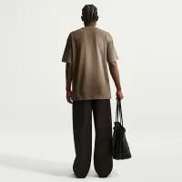 Nike Sportswear Premium Essentials футболка колір коричневий