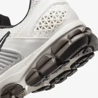 Nike Zoom Vomero 5 женская Кроссовки цвет серый