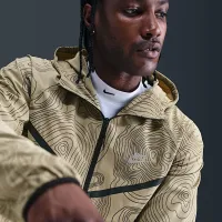 Nike Tech чоловічі Full-Zip Woven Windrunner Куртка колір коричневий