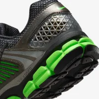 Nike Zoom Vomero 5 SE чоловічі Кросівки колір сірий
