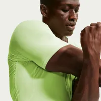 Nike Pro чоловічі Dri-FIT Tight Short-Sleeve Fitness Top колір зелений