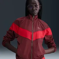 Nike Windrunner женская Loose UV Woven Full-Zip Куртка цвет красный