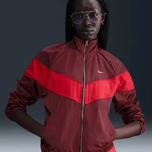 Nike Windrunner жіноча Loose UV Woven Full-Zip Куртка колір червоний