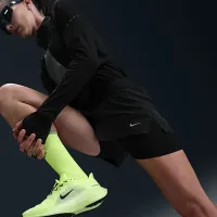 Nike Swift женская Dri-FIT Mid-Rise 2-in-1 Running шорты цвет черный