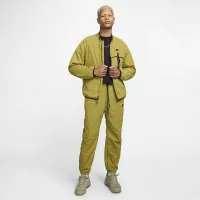 Nike Tech чоловічі Woven Taper Leg Pants колір зелений