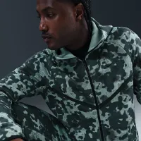 Nike Tech мужские Full-Zip Fleece Camo Windrunner Куртка цвет зеленый