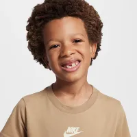 Nike Little дитячі Brandmark Stack футболка колір коричневий