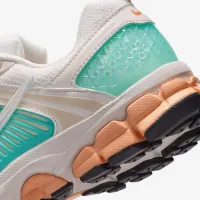 Nike Vomero 5 Big детские (Girls') Кроссовки цвет белый