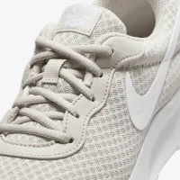 Nike Tanjun жіноча Кросівки колір коричневий