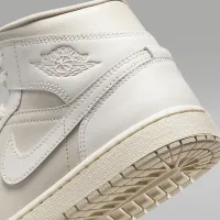 Nike Air Jordan 1 Mid жіноча Кросівки колір коричневий